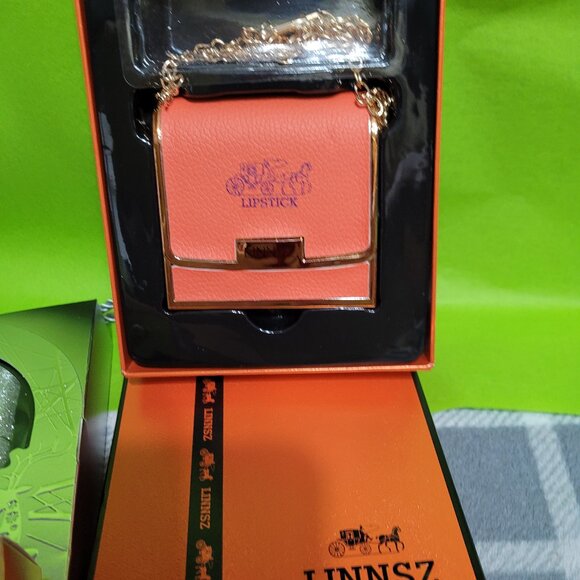 YYY-NIB Mini  Lipstick Bag with 3 shades Red Lipstick Mirror and Chain - Picture 2 of 3